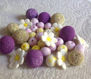 Accent beads and daisies