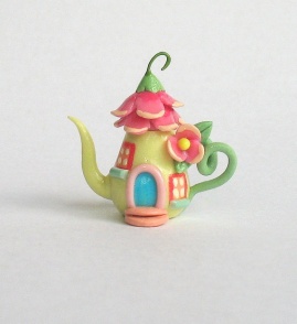 Minature Fairy blossom teapot by C Rohal (Artistic Spirit http://www.etsy.com/uk/shop/ArtisticSpirit?ref=l2-shopheader-name)
